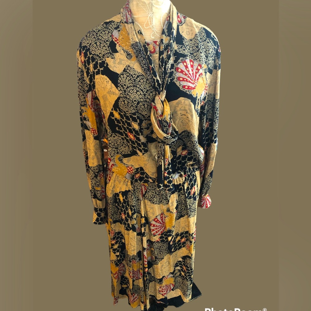 2 piece. Long sleeve Top & Skirt, Career Guild, Size 16 (XL) 100% Rayon. Vintage